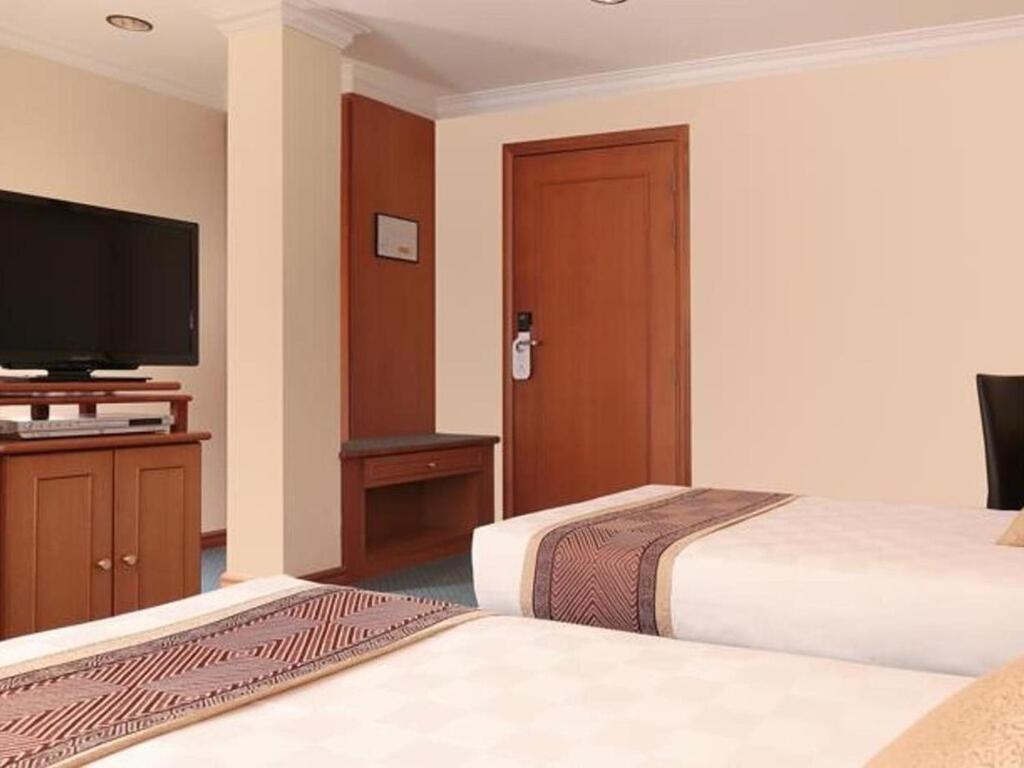 Hotel Sentosa Kuala Belait Екстериор снимка
